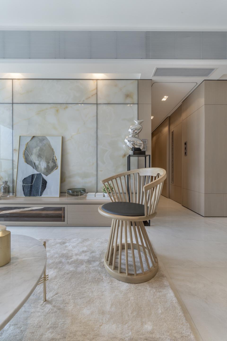 Stylish Hong Kong apartment interior featuring modern furniture and elegant decor reflecting Chinese five-elements philosophy.