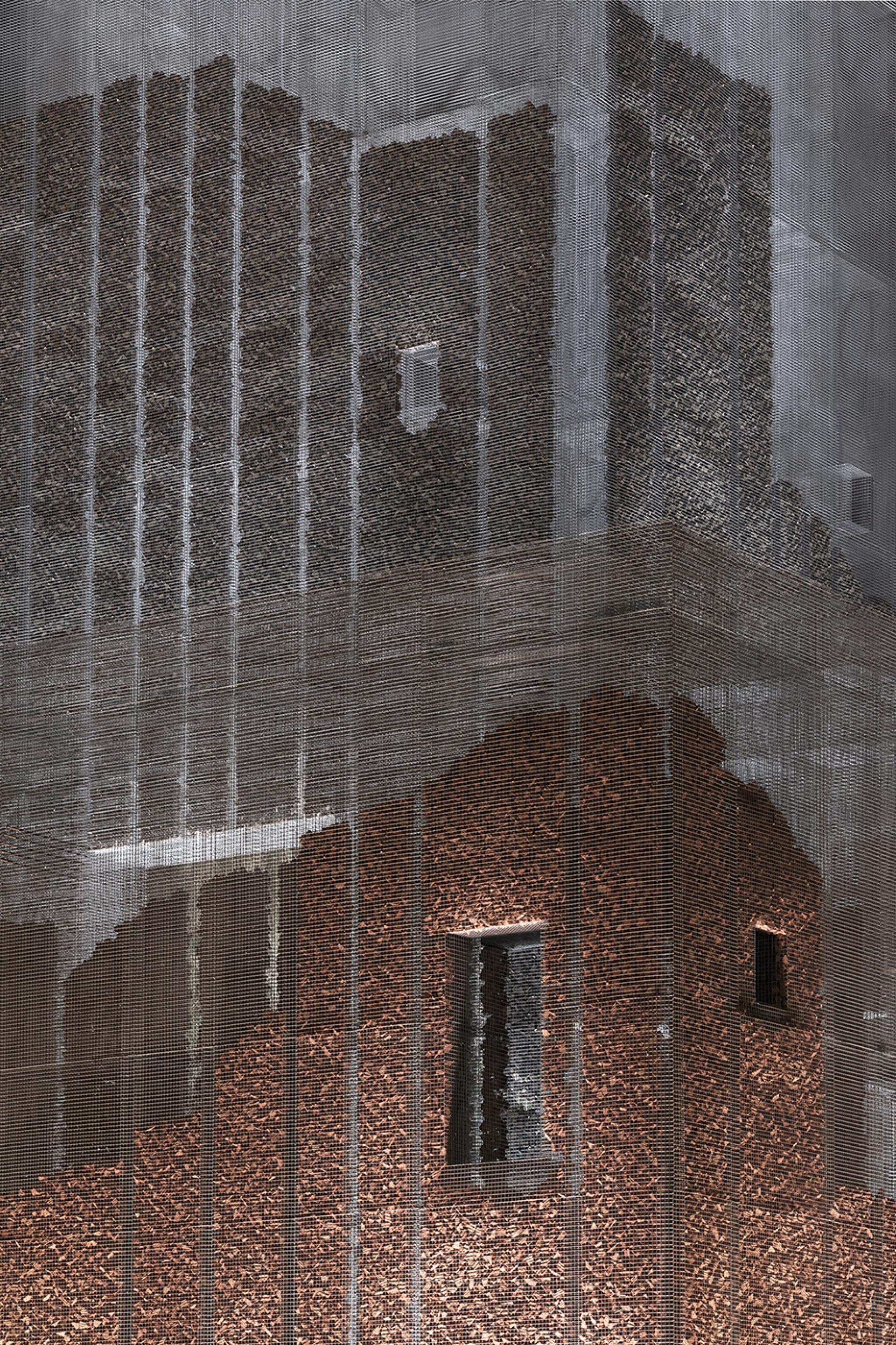 Intricate details of the Gharfa installation by Edoardo Tresoldi, showcasing wire mesh and layered materials in Riyadh.