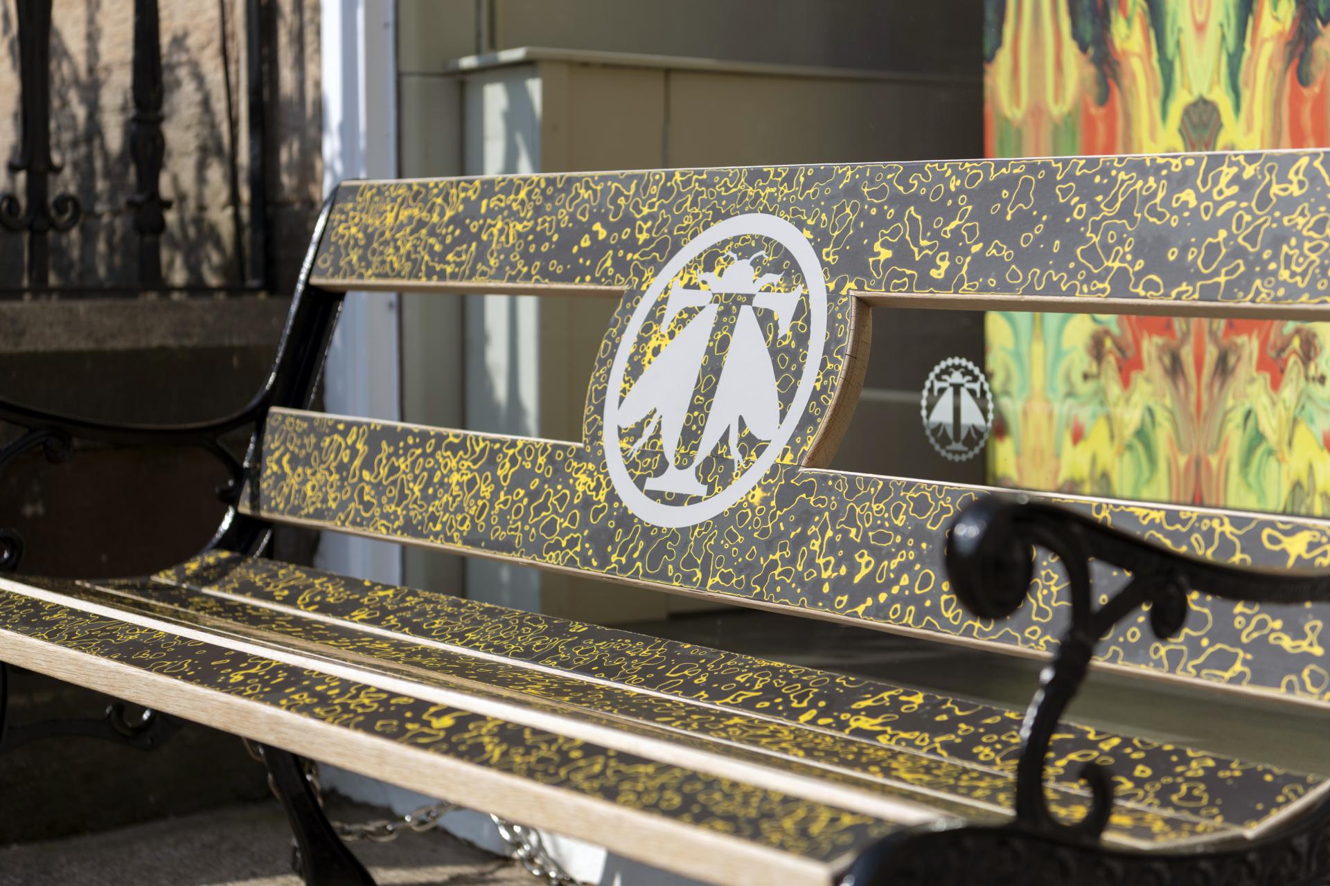 Innovative bench design by Mirrl, featuring unique patterns inspired by Japanese lacquerware and modern surface design techniques.