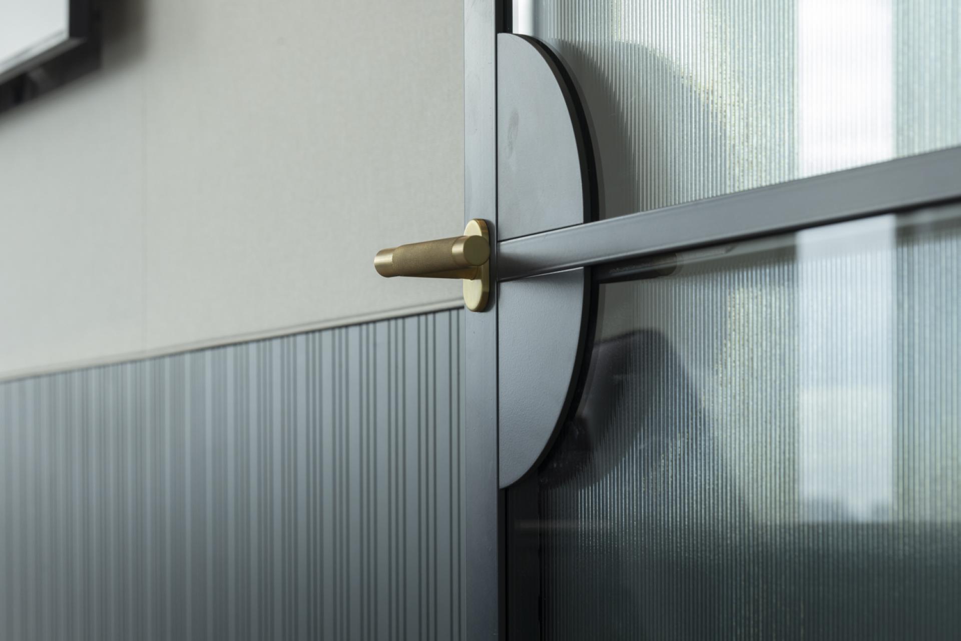 Bespoke door designs and high-end office partitions by Radii for Goodwin Procter.