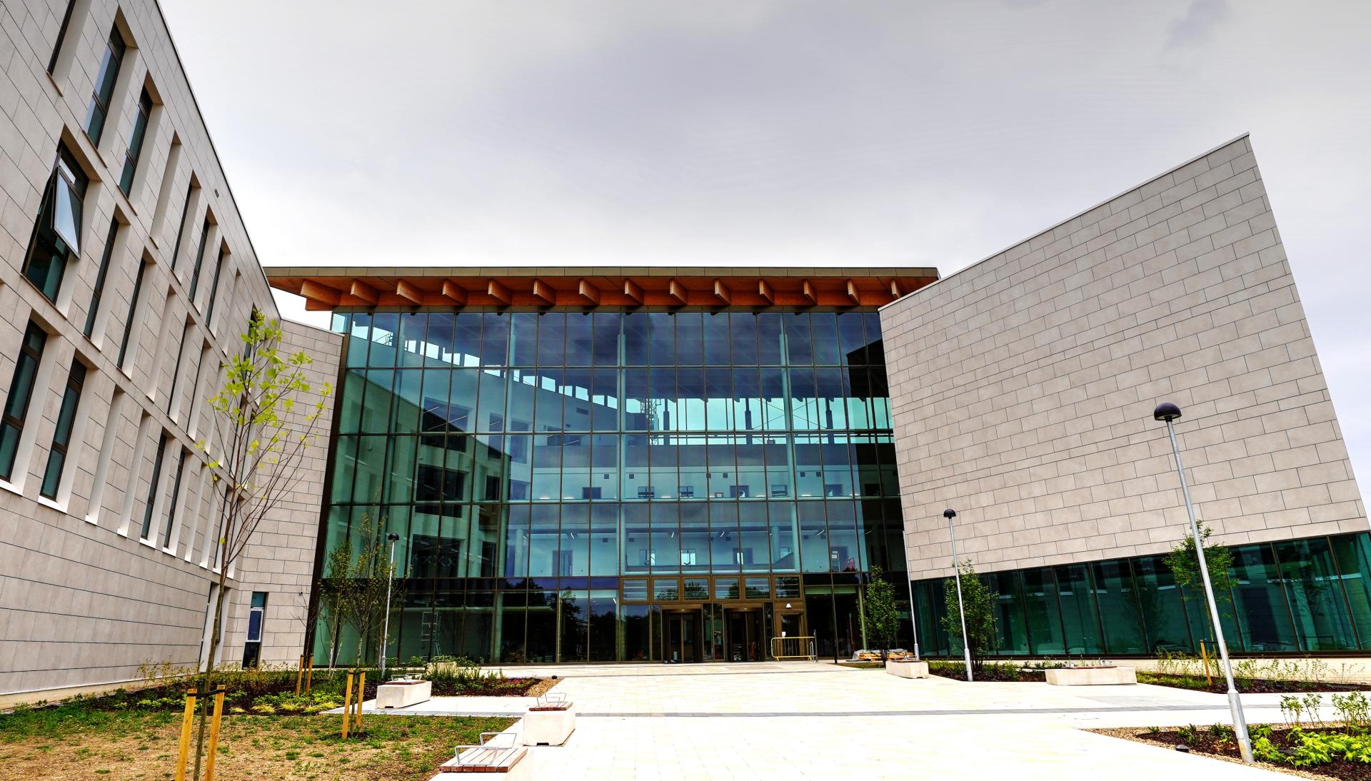 8,900 façade pieces crafted by Shackerley features on police HQ by Vincent+Gorbing & Willmott Dixon - installed by A2O Facades.