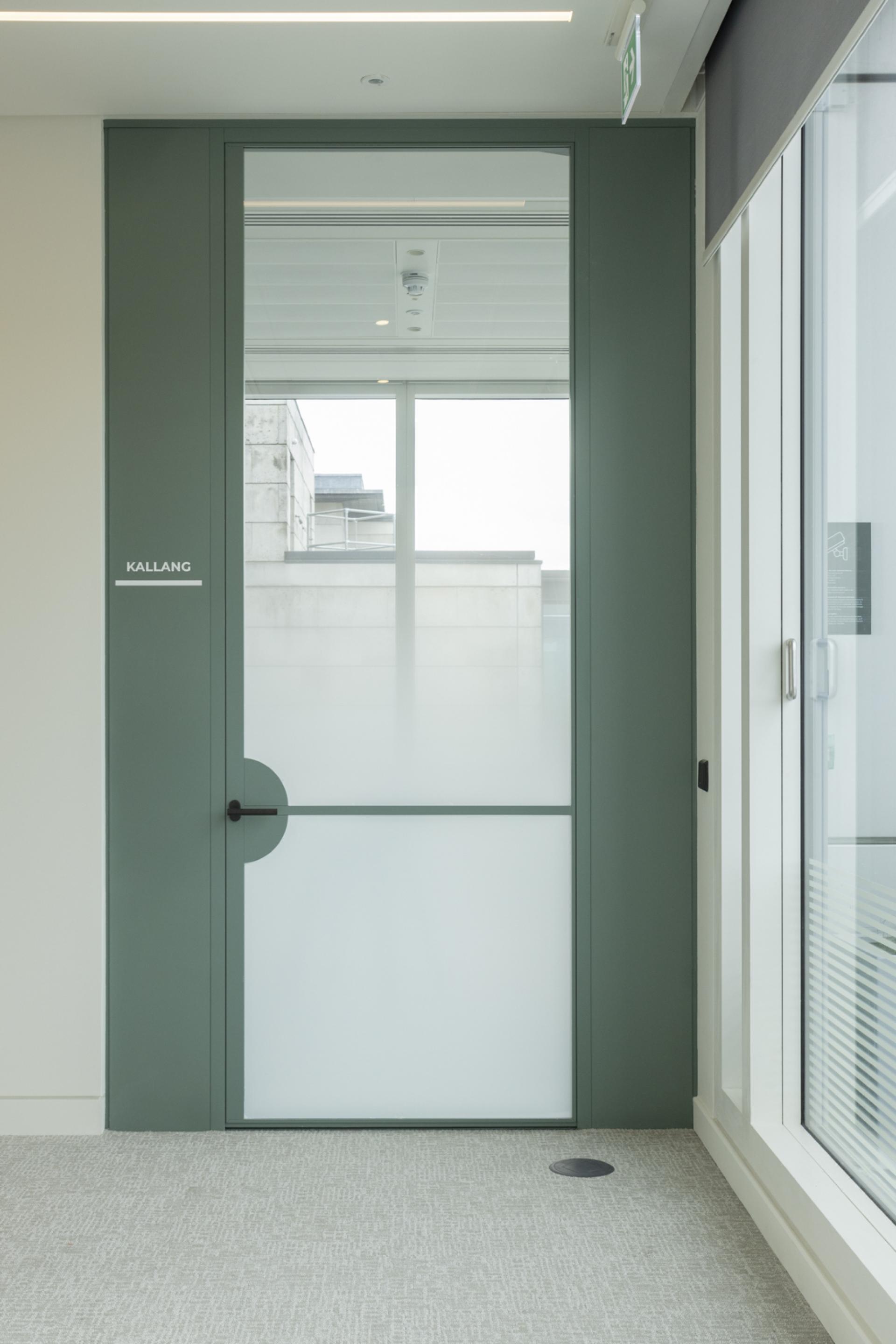 Bespoke door designs and high-end office partitions by Radii for Goodwin Procter.