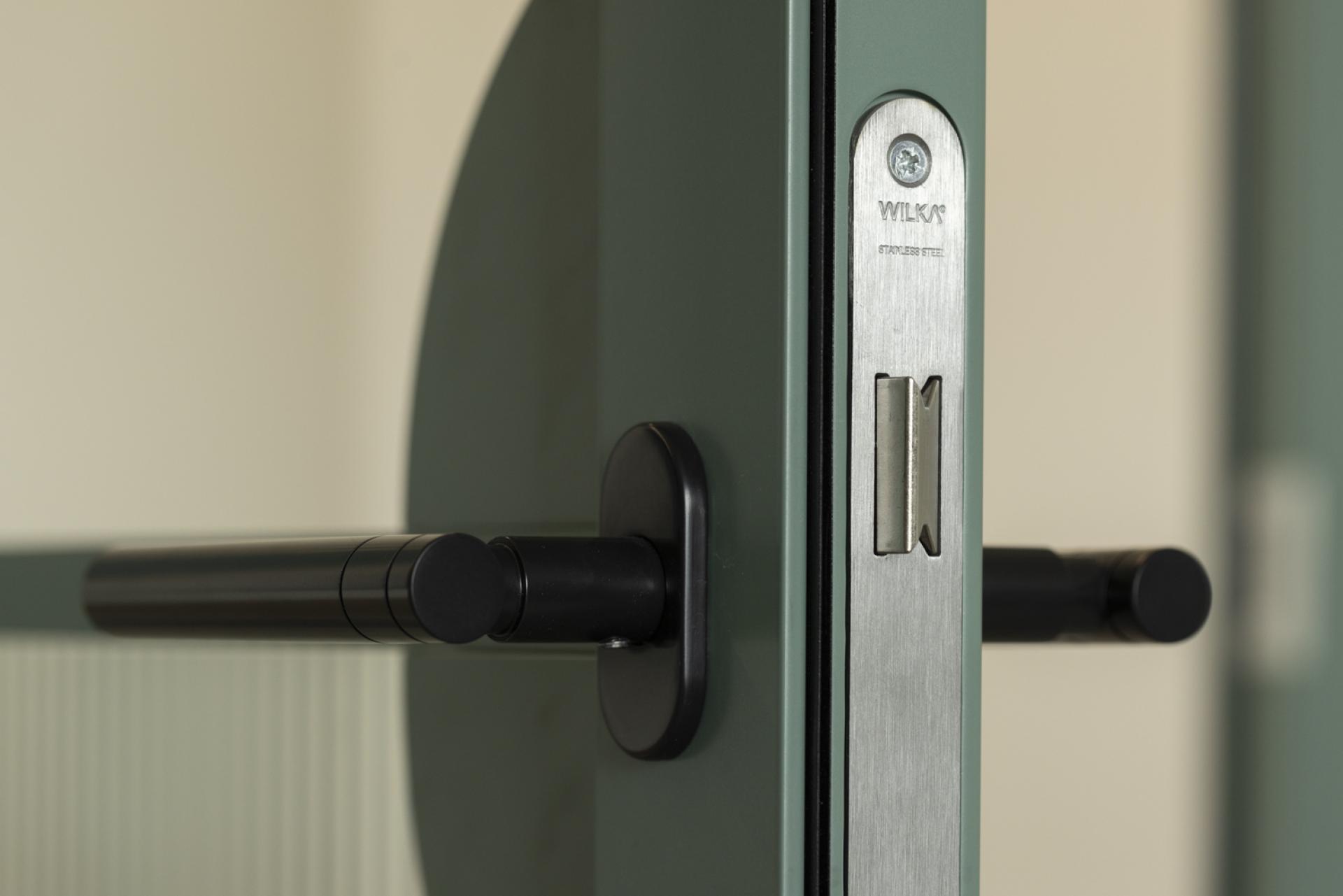 Bespoke door designs and high-end office partitions by Radii for Goodwin Procter.