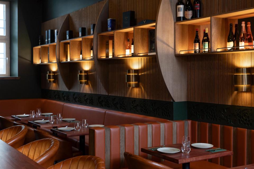 Sophisticated scheme for Cask and Vine, Edinburgh, by JA!COCO! Studio features Agua Fabrics.