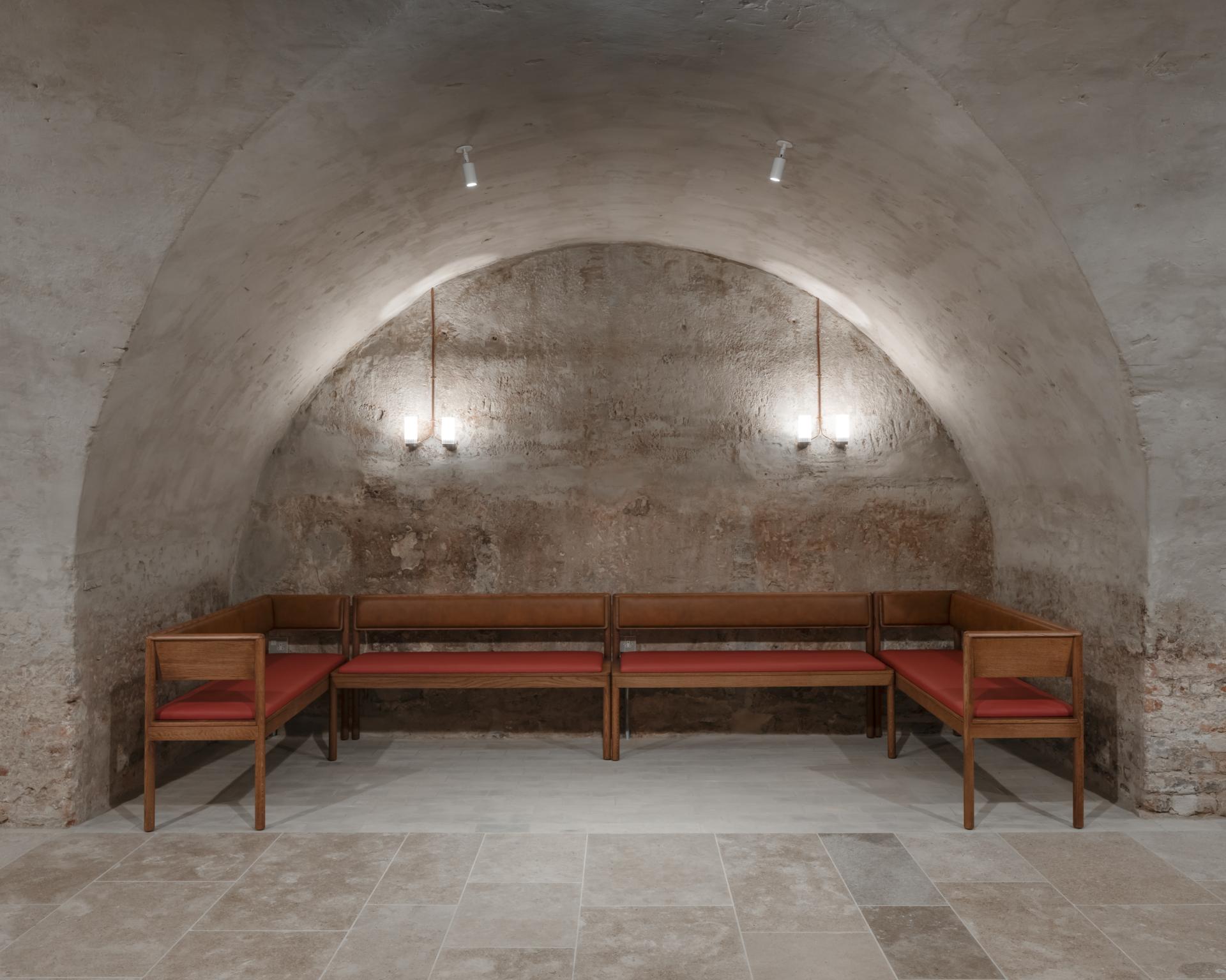 Carter Owers Studio reimagines the interiors of Skinners' Hall as 8½ London. 