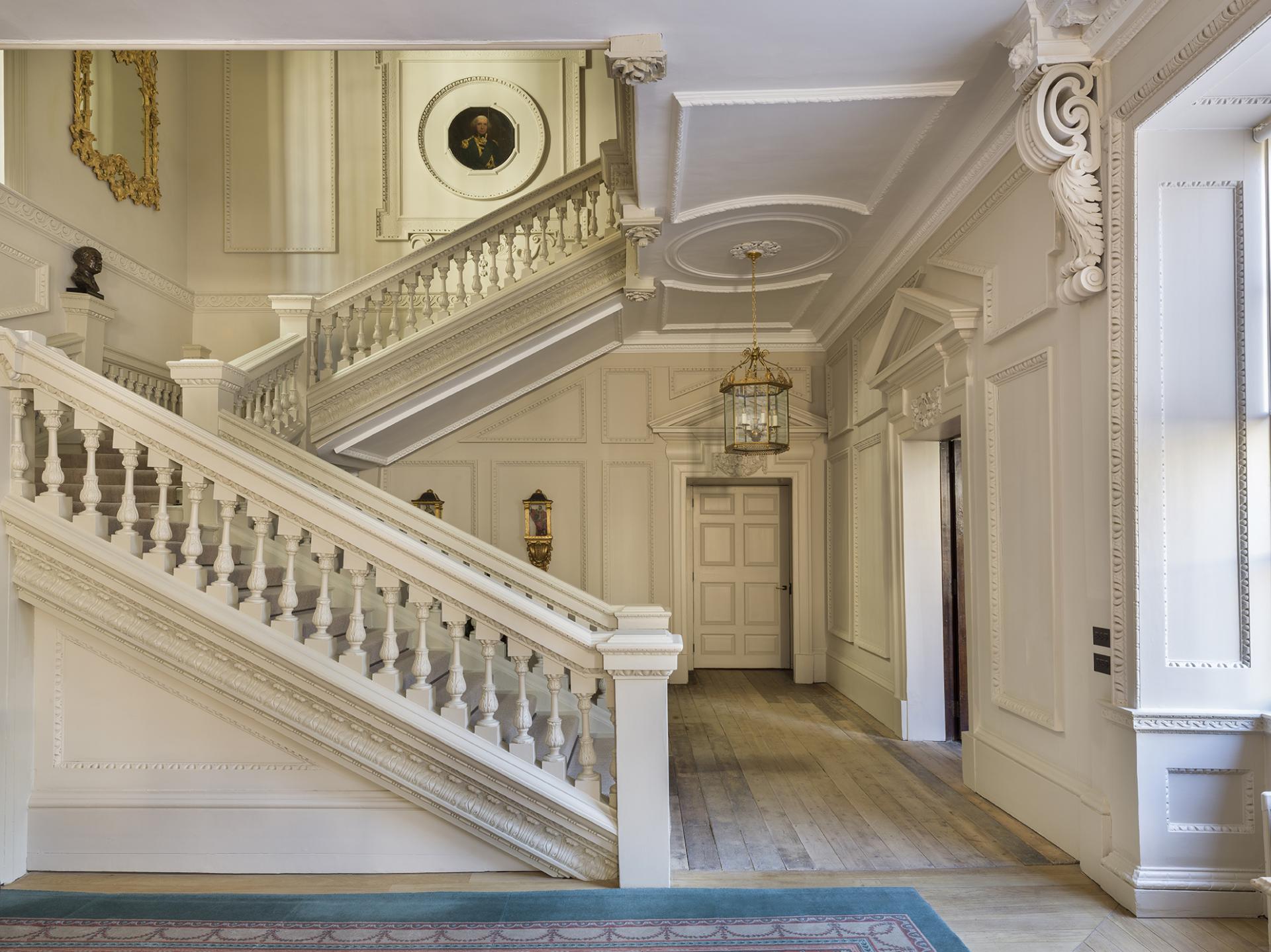 Carter Owers Studio reimagines the interiors of Skinners' Hall as 8½ London. 