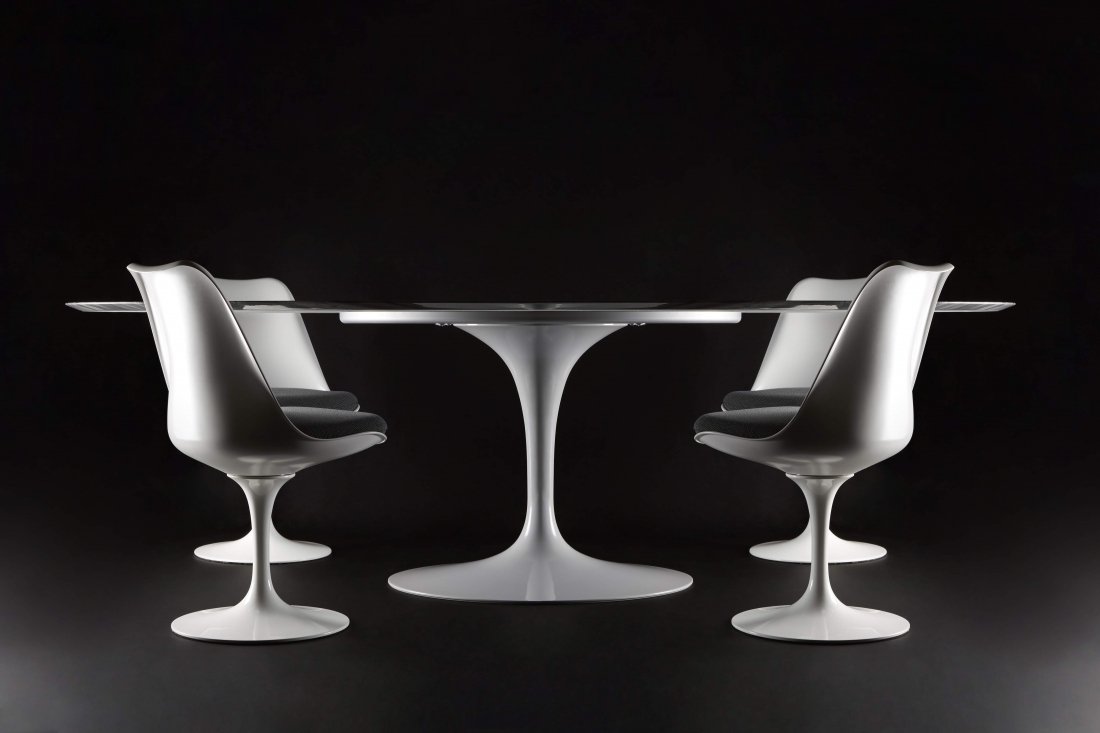 Eero Saarinen Pedestal Table Series
