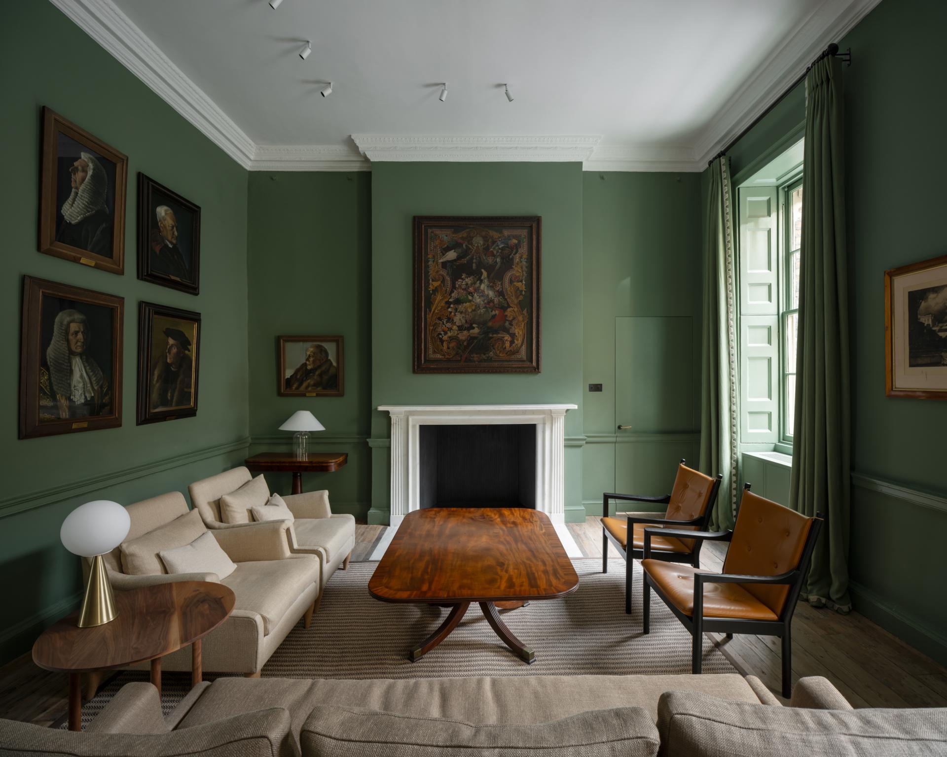Carter Owers Studio reimagines the interiors of Skinners' Hall as 8½ London. 