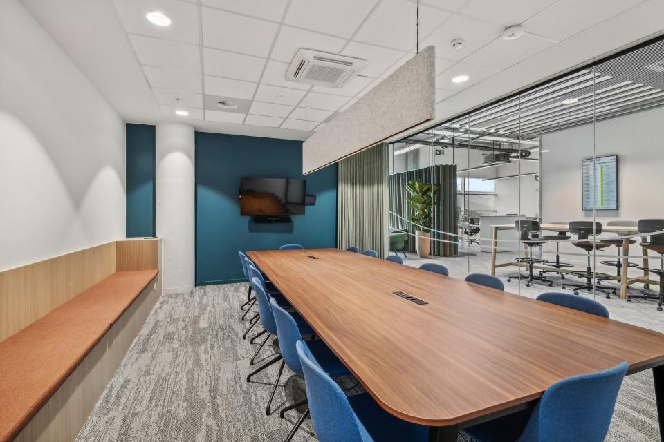 Toad & Line lamps by lumenear selected by CAPTIF Office Architects for Brussels Airlines.