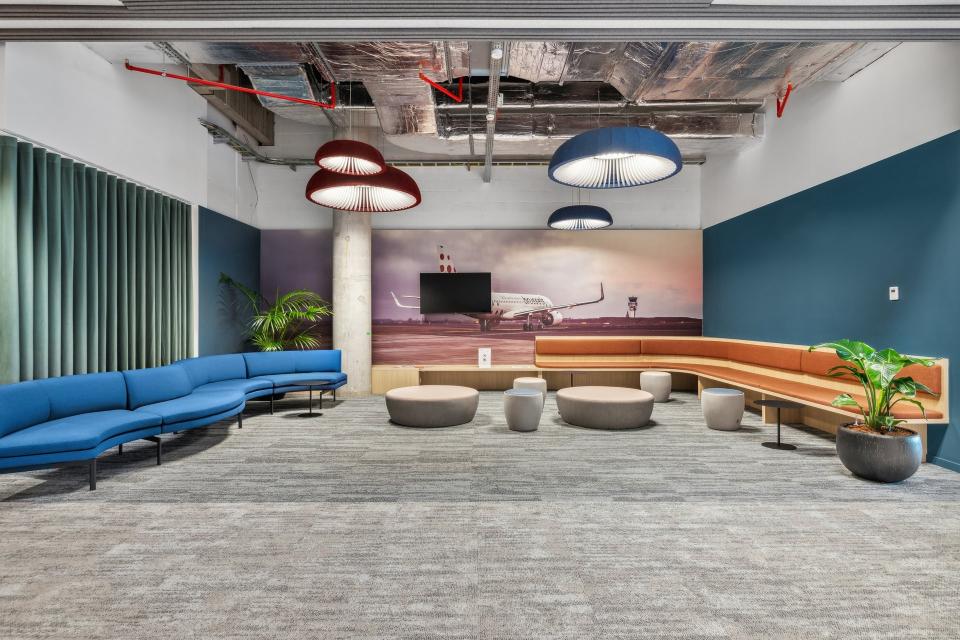 Toad & Line lamps by lumenear selected by CAPTIF Office Architects for Brussels Airlines.