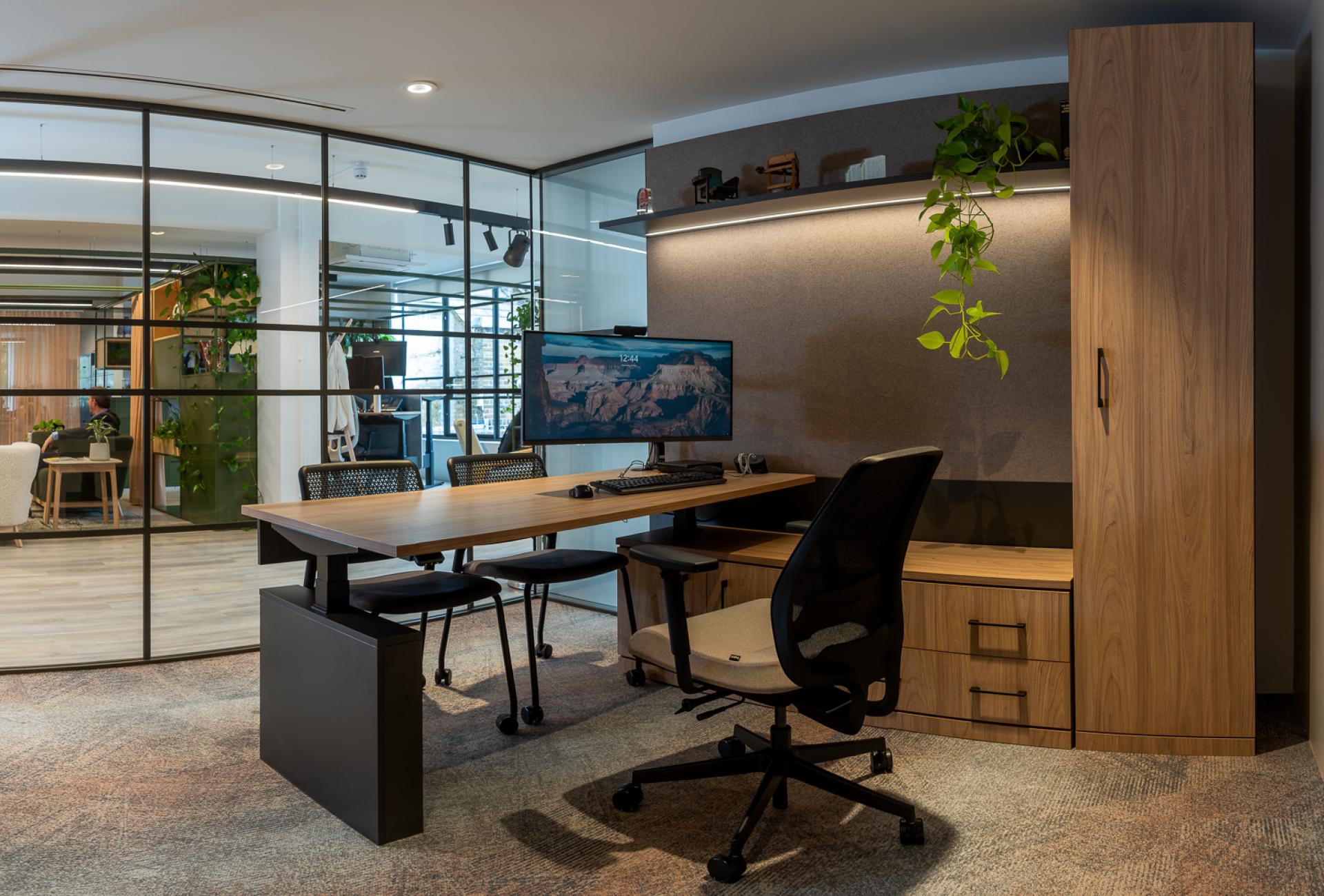 KI introduces Arkus Workwall: A versatile modular system for workplace and education settings.