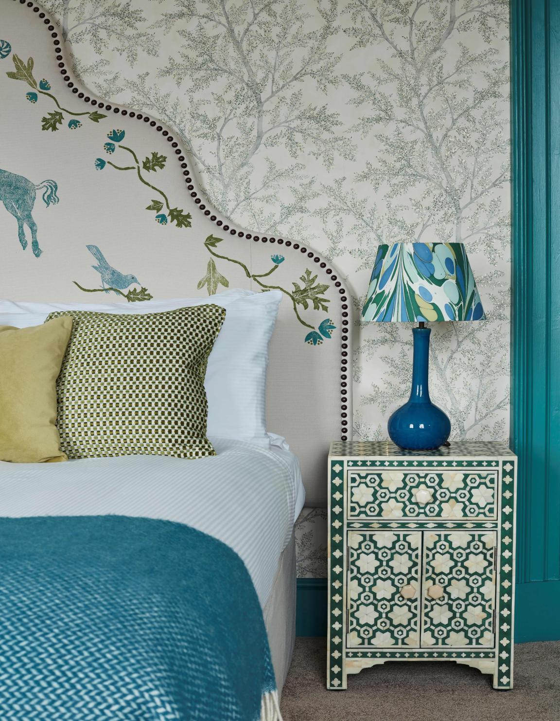 Crown Paints features in award-winning Hedsor House refurbishment.