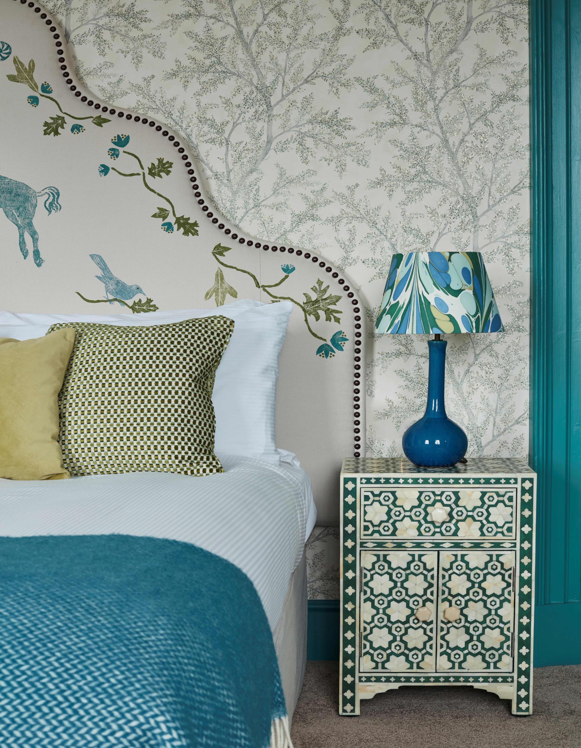 Crown Paints features in award-winning Hedsor House refurbishment.