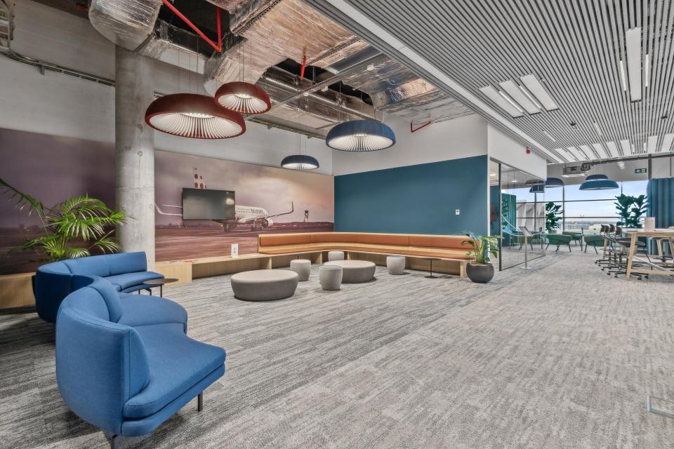 Toad & Line lamps by lumenear selected by CAPTIF Office Architects for Brussels Airlines.