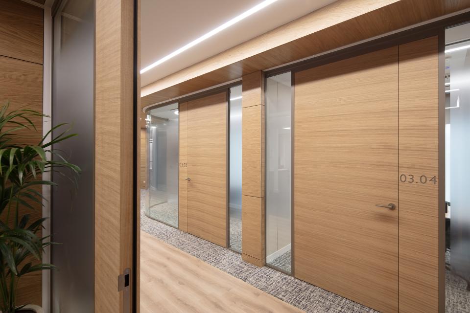 Radii Planet combines timber and curved glazing for meeting rooms and offices at Evelyn Partners Leeds.