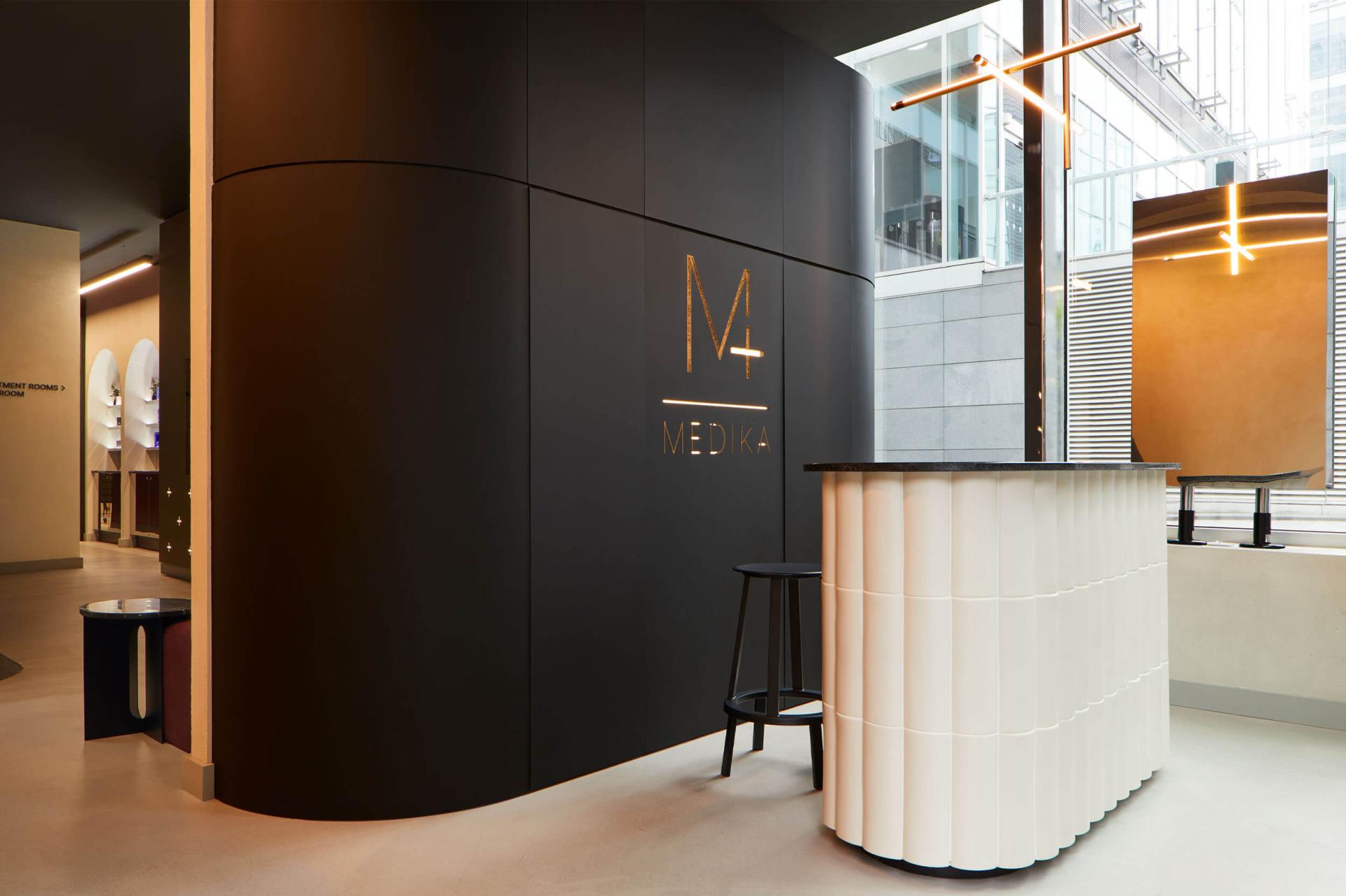 Welcoming reception area of Medika Clinic featuring modern design elements and soothing color palette for patient comfort.