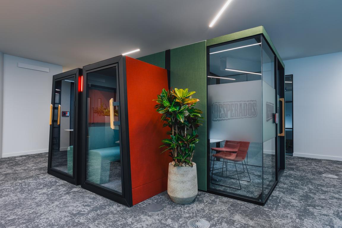 Benholm supports Claremont in bringing warmth, texture and vitality to HEINEKEN UK Edinburgh & London.