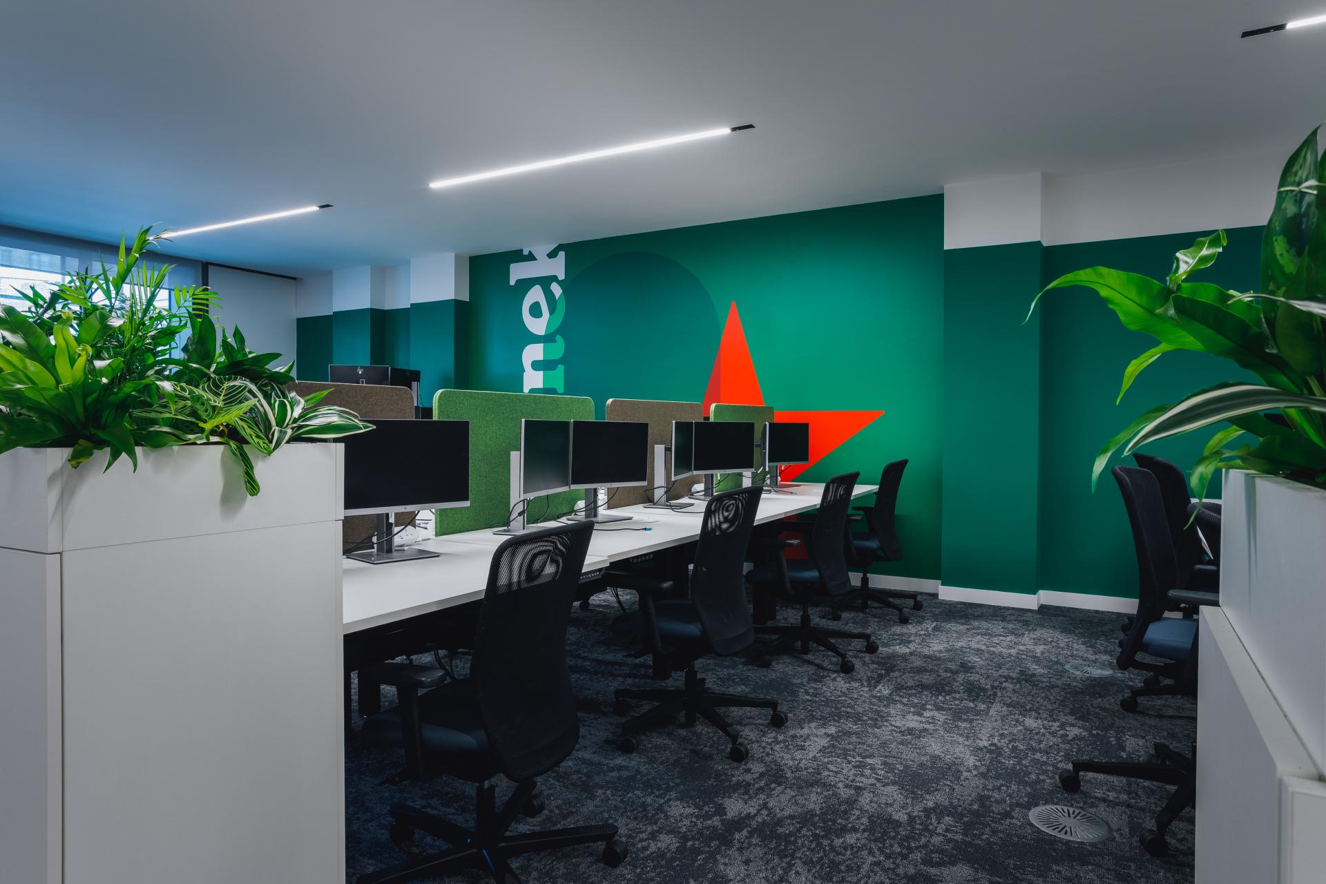 Benholm supports Claremont in bringing warmth, texture and vitality to HEINEKEN UK Edinburgh & London.