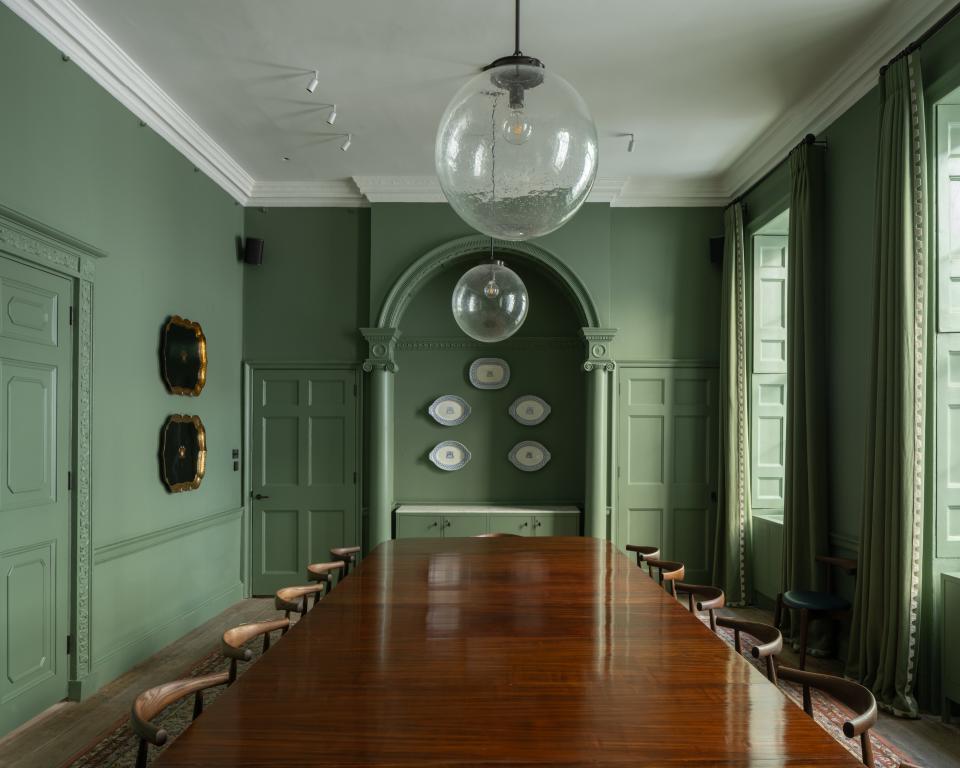 Carter Owers Studio reimagines the interiors of Skinners' Hall as 8½ London. 