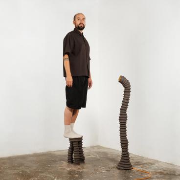 Cãtãlin Filip: Crafting lighting and sculptural objects from clay.