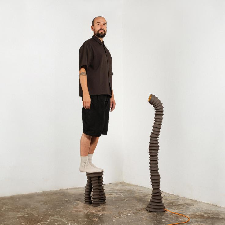 Cãtãlin Filip: Crafting lighting and sculptural objects from clay.