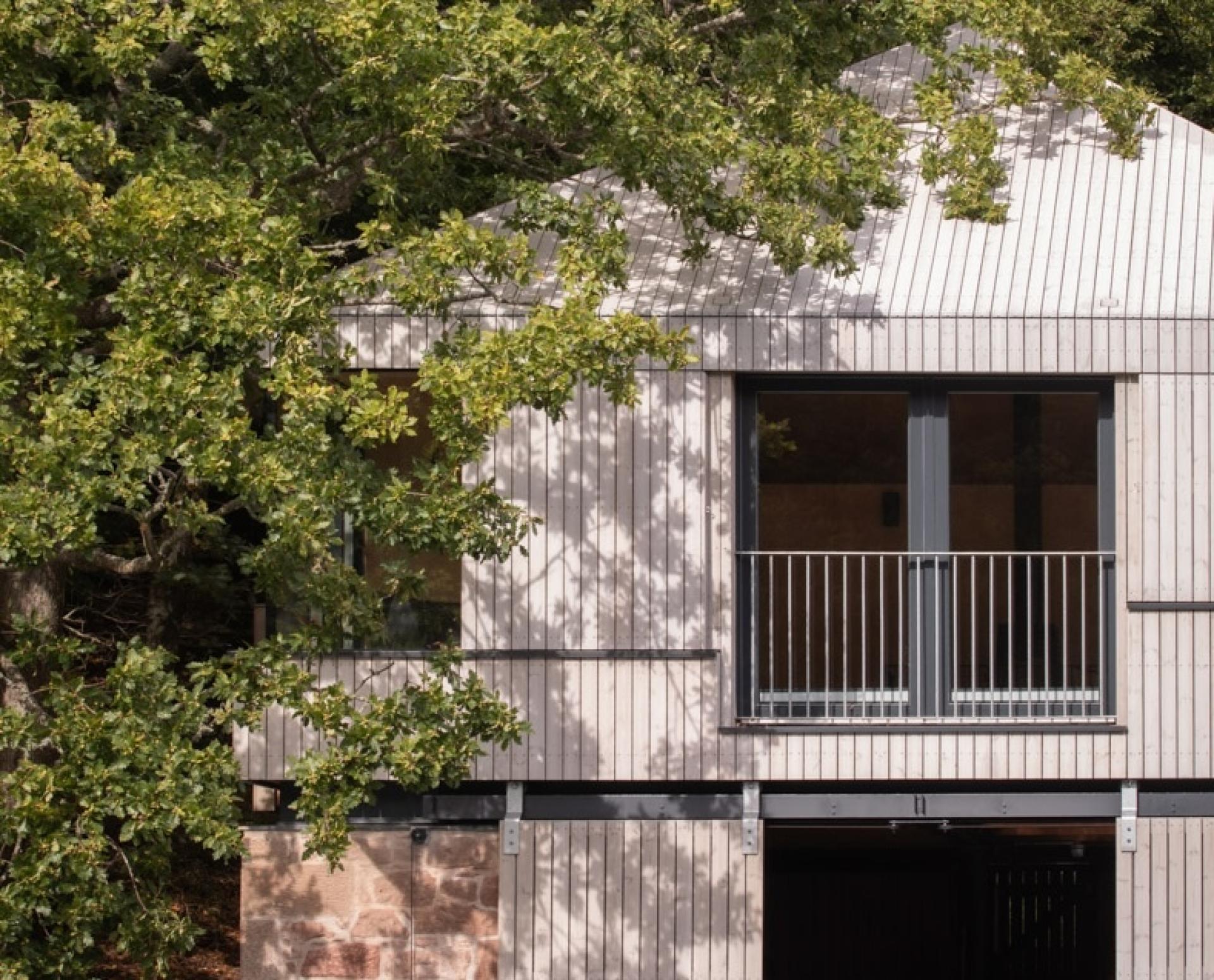 Featuring Thermopine® with SiOO Light Grey cladding