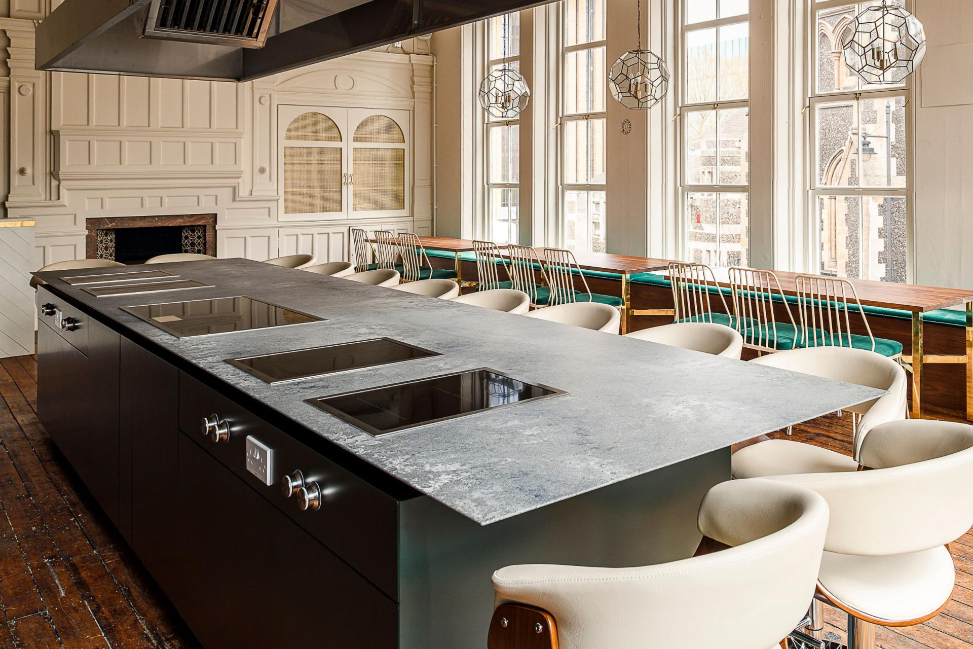 4033 Rugged Concrete / Mimo Cookery School, Roundhouse