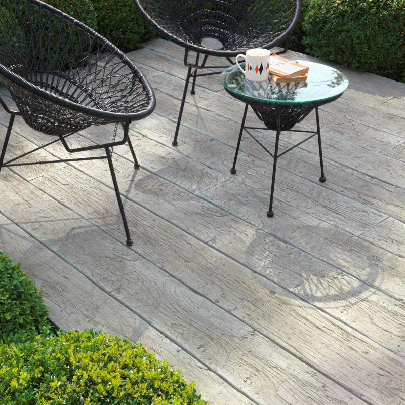 Millboard Enhanced Grain and Weathered Oak Decking